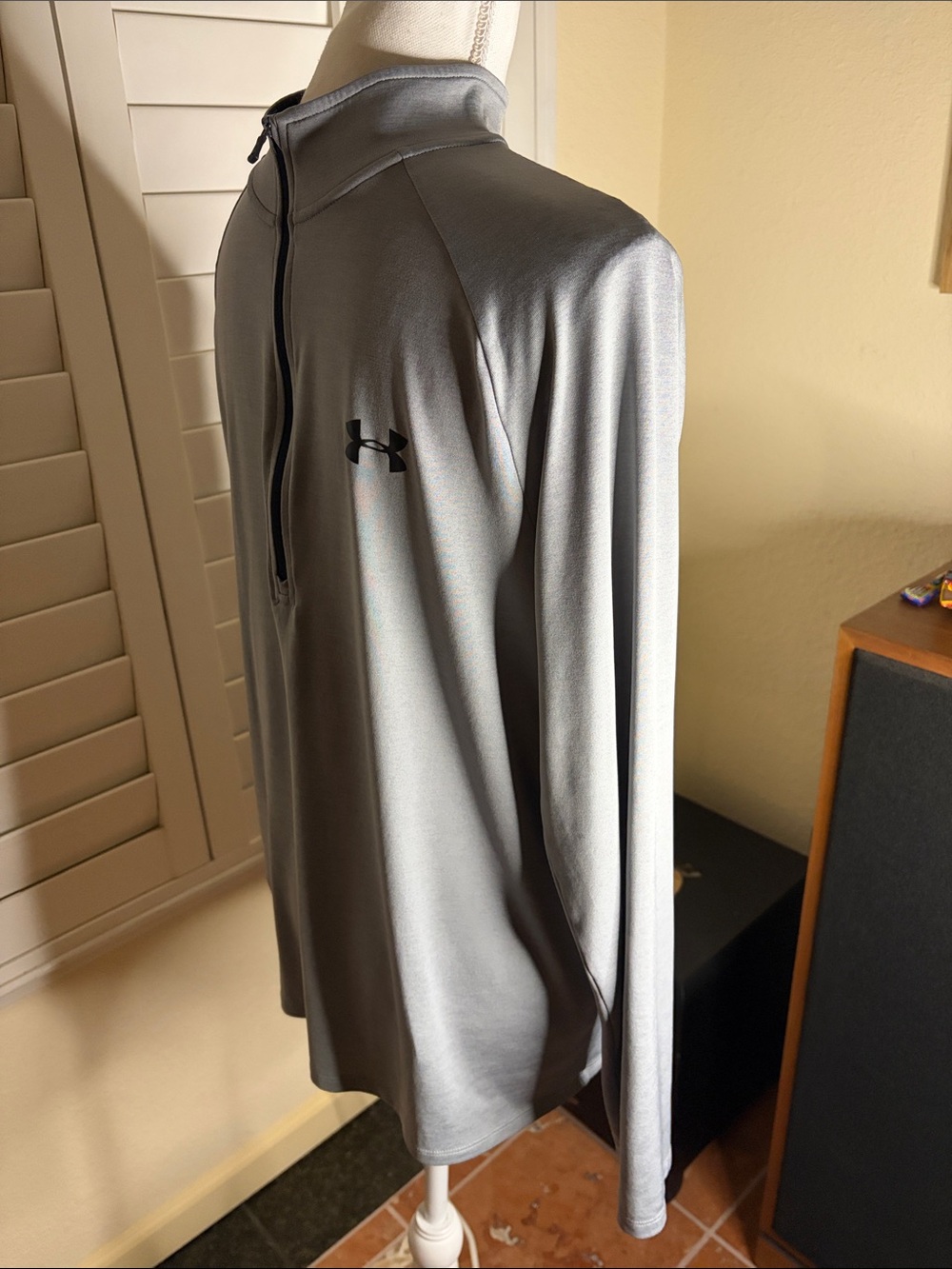 🩶🚶♂️Under Armour Long Sleeved Polyester Pullover Shirt W/Zipper Front Size M